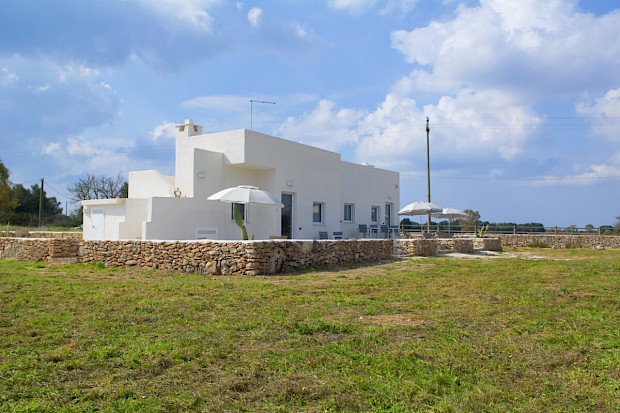 Veduta della Casa Vacanze e della strada